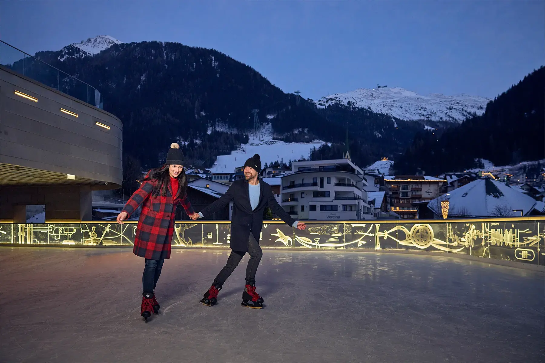 Chalet-Ischgl-Eislaufen_0001_Kuerzi230126-1347hires
